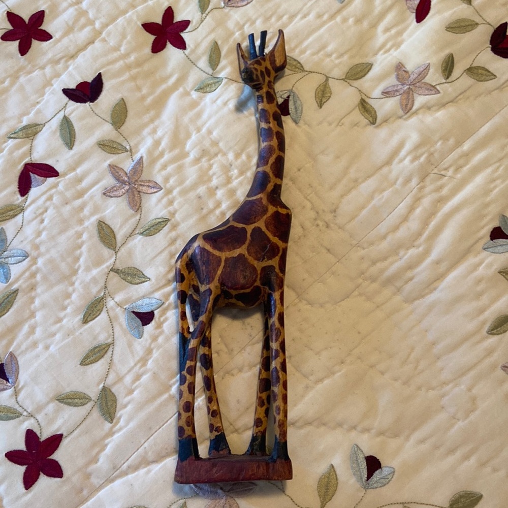 Giraffe statue